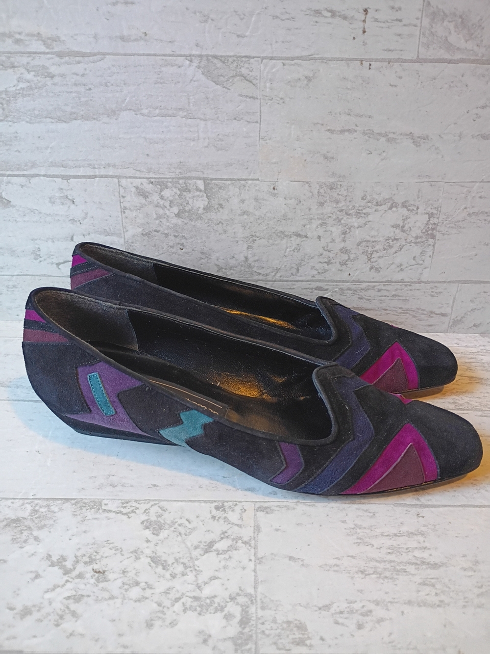VTG Stuart Weitzman Whimsy WitchyBlack Suede Flats with Purple & Teal Colorblock